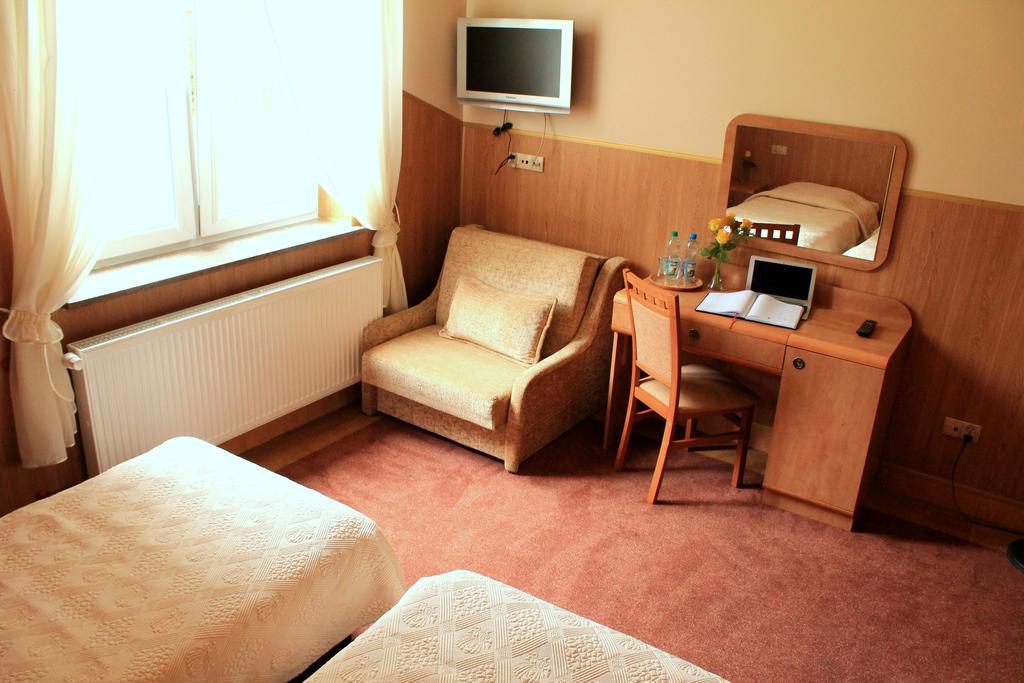 Parkowa - Noclegi Ze Sniadaniem Нова-Руда Номер фото