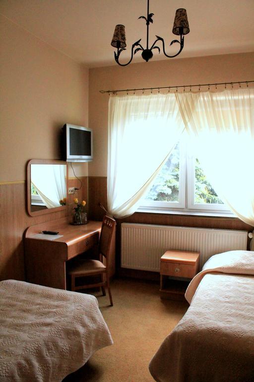 Parkowa - Noclegi Ze Sniadaniem Нова-Руда Экстерьер фото